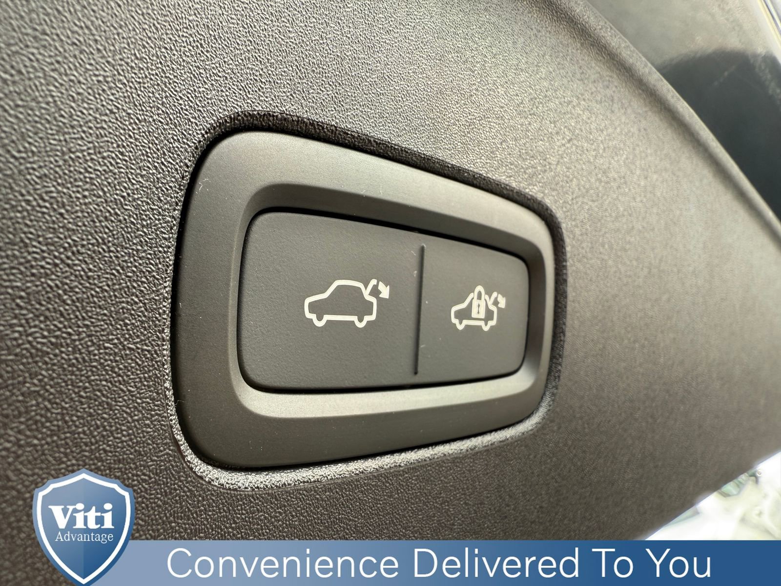 Certified 2025 Volvo EX90 Ultra image 24