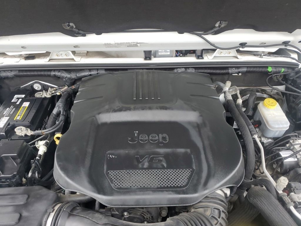 Used 2018 Jeep Wrangler Unlimited Sahara image 10