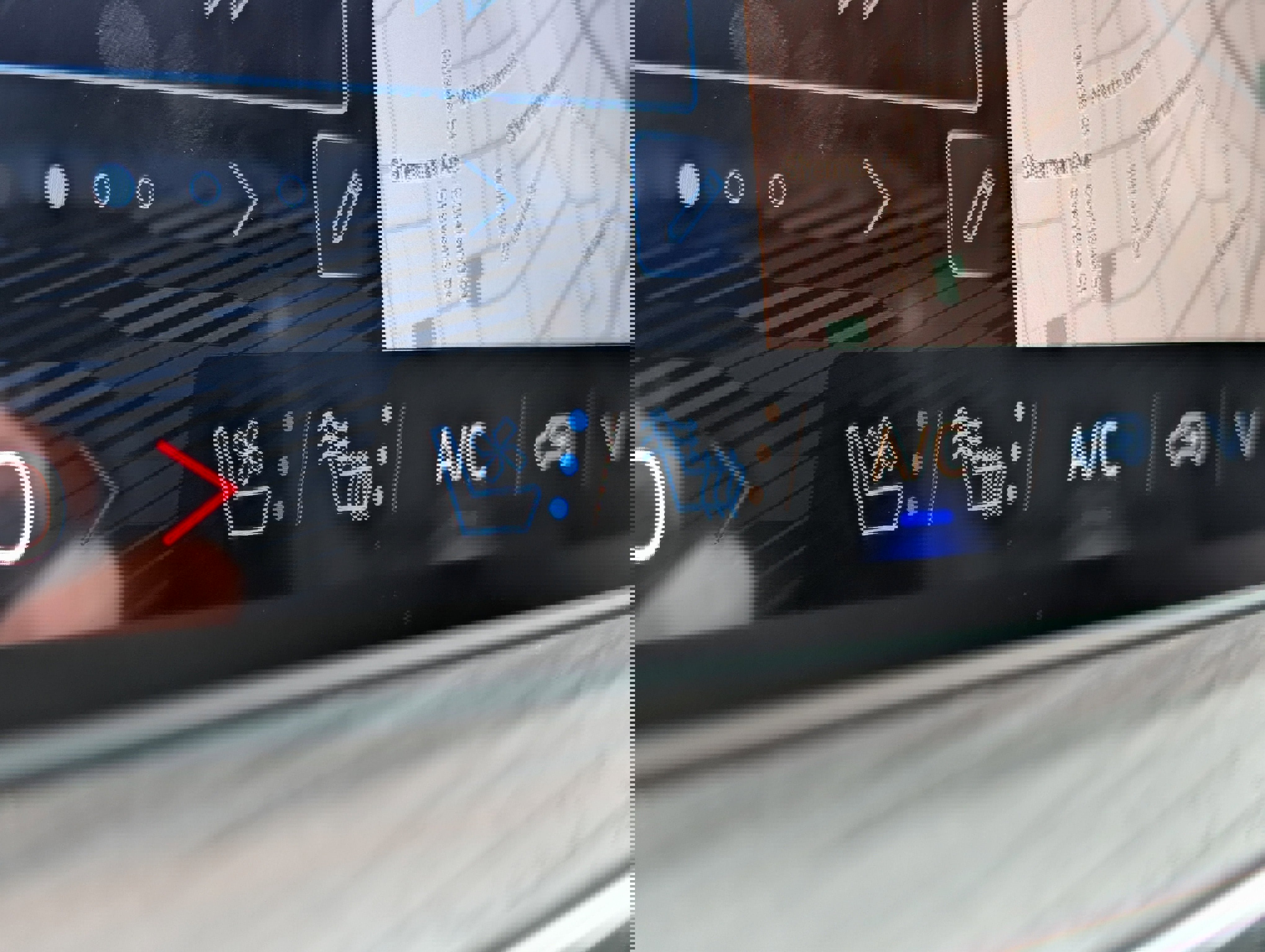 New 2025 Chevrolet Suburban Premier image 6