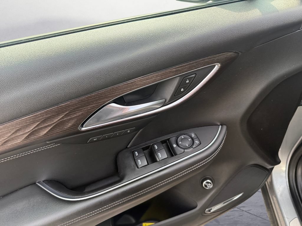 Used 2023 Buick Envision Avenir AWD/4WD image 22