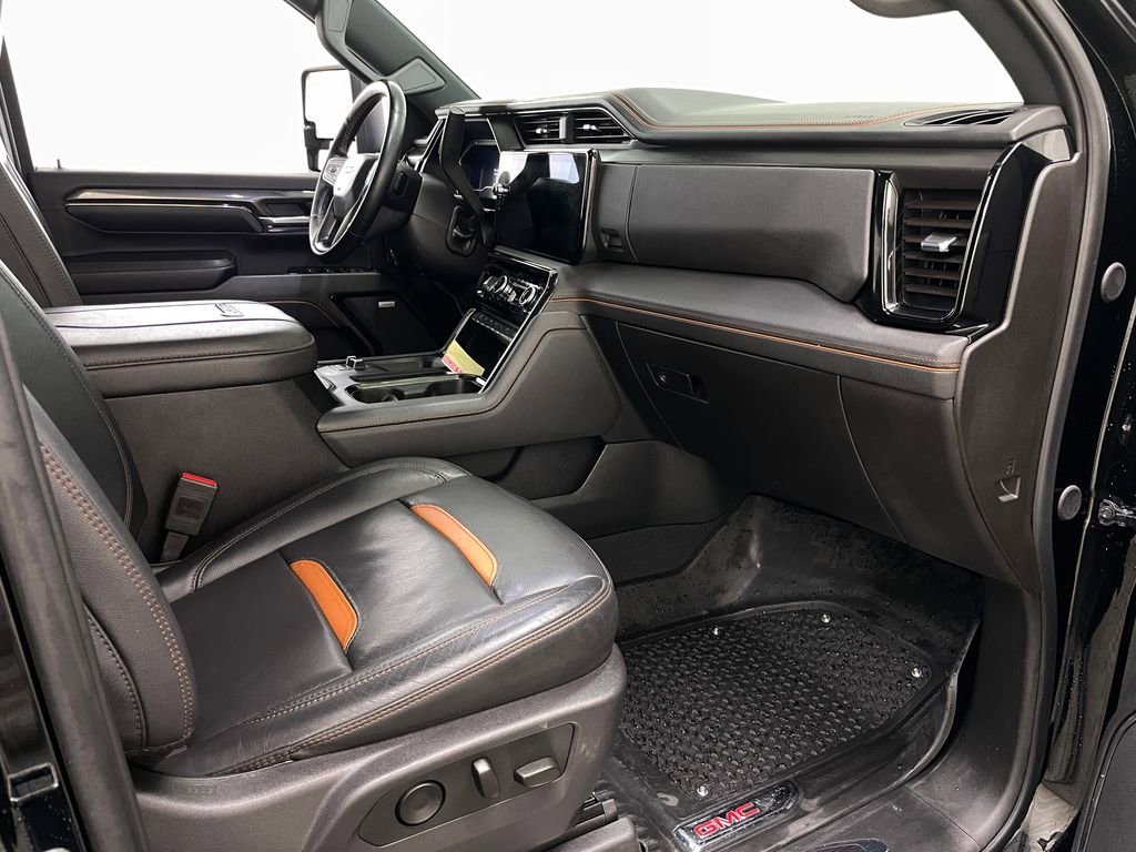 Used 2025 GMC Sierra 2500 AT4 image 42