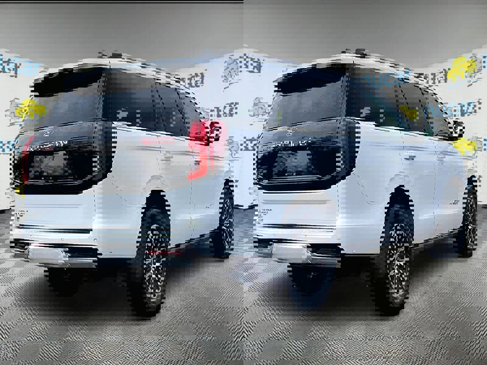 Used 2025 Ford Expedition Platinum image 6