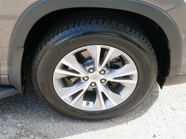 Used 2015 Toyota Highlander XLE image 7