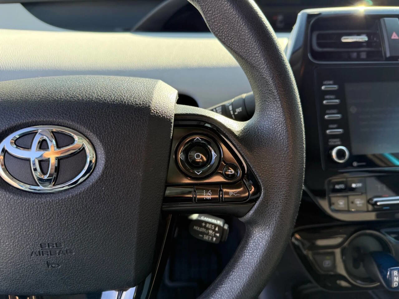 Used 2022 Toyota Prius L Eco image 10