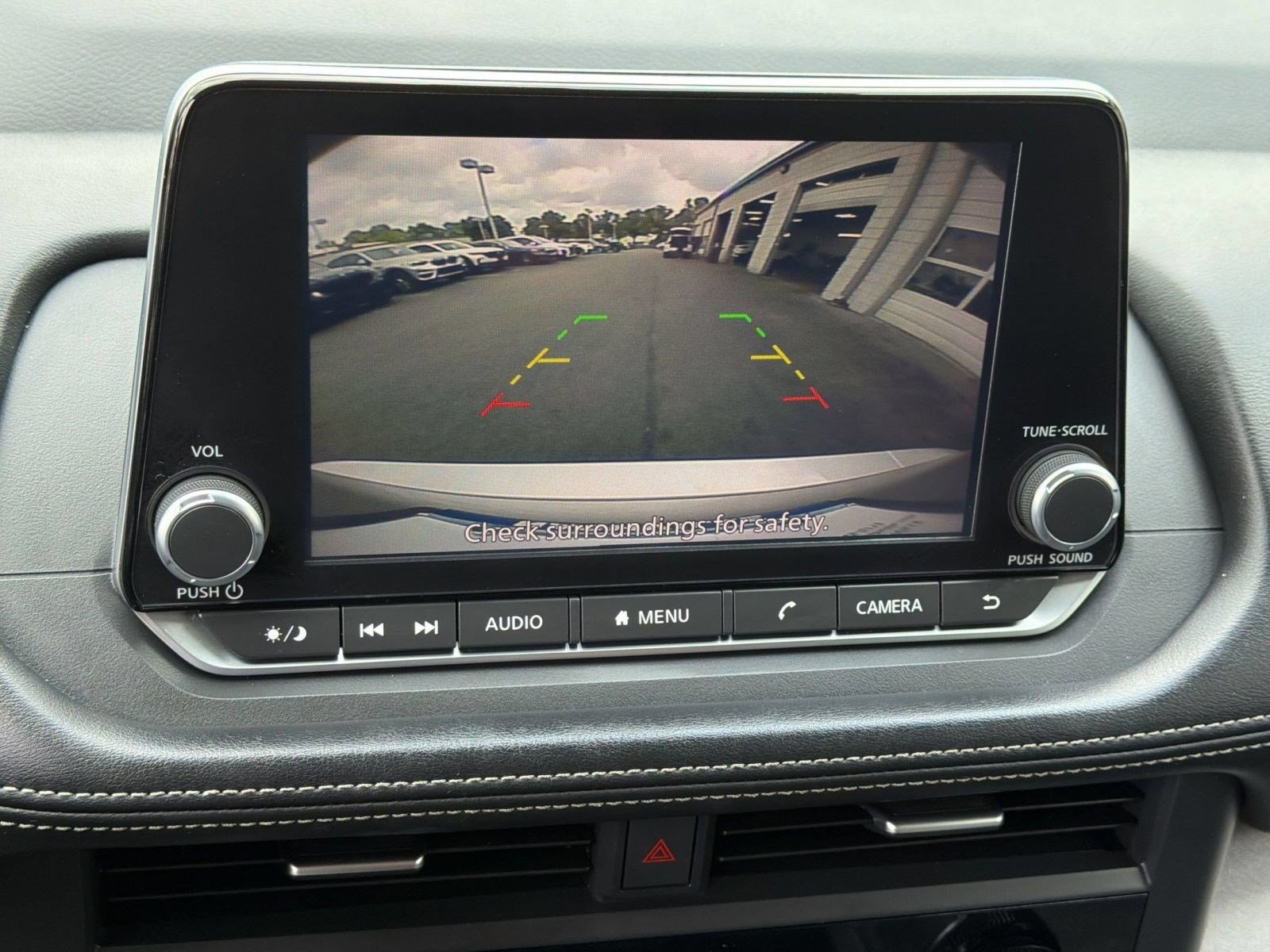 Used 2024 Nissan Rogue SV FWD image 21