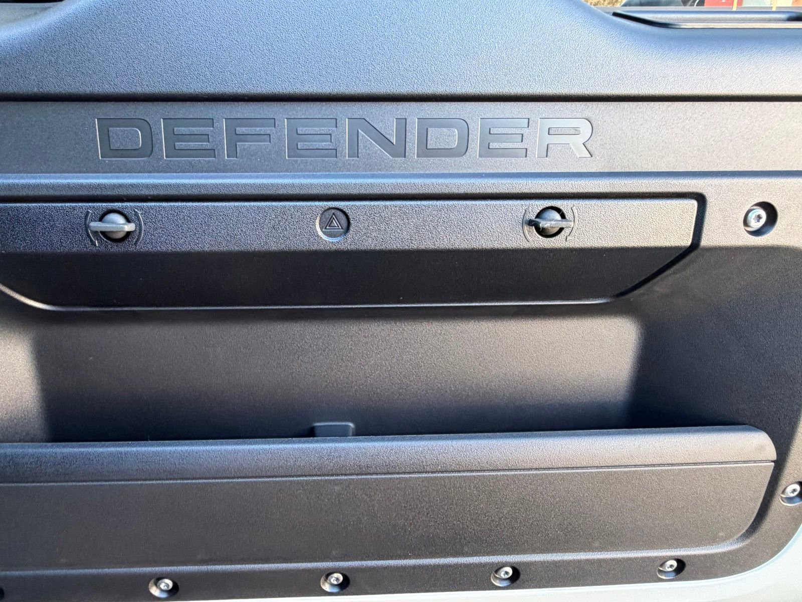 New 2026 Land Rover Defender 110 V8 AWD/4WD image 32