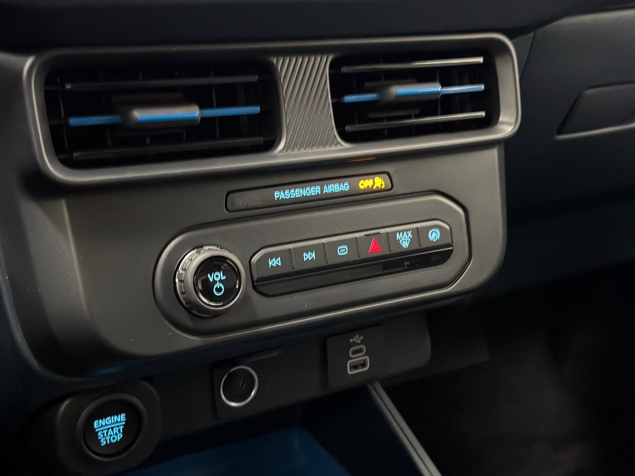 New 2026 Ford Maverick XLT w/ XLT Luxury Package FWD image 26