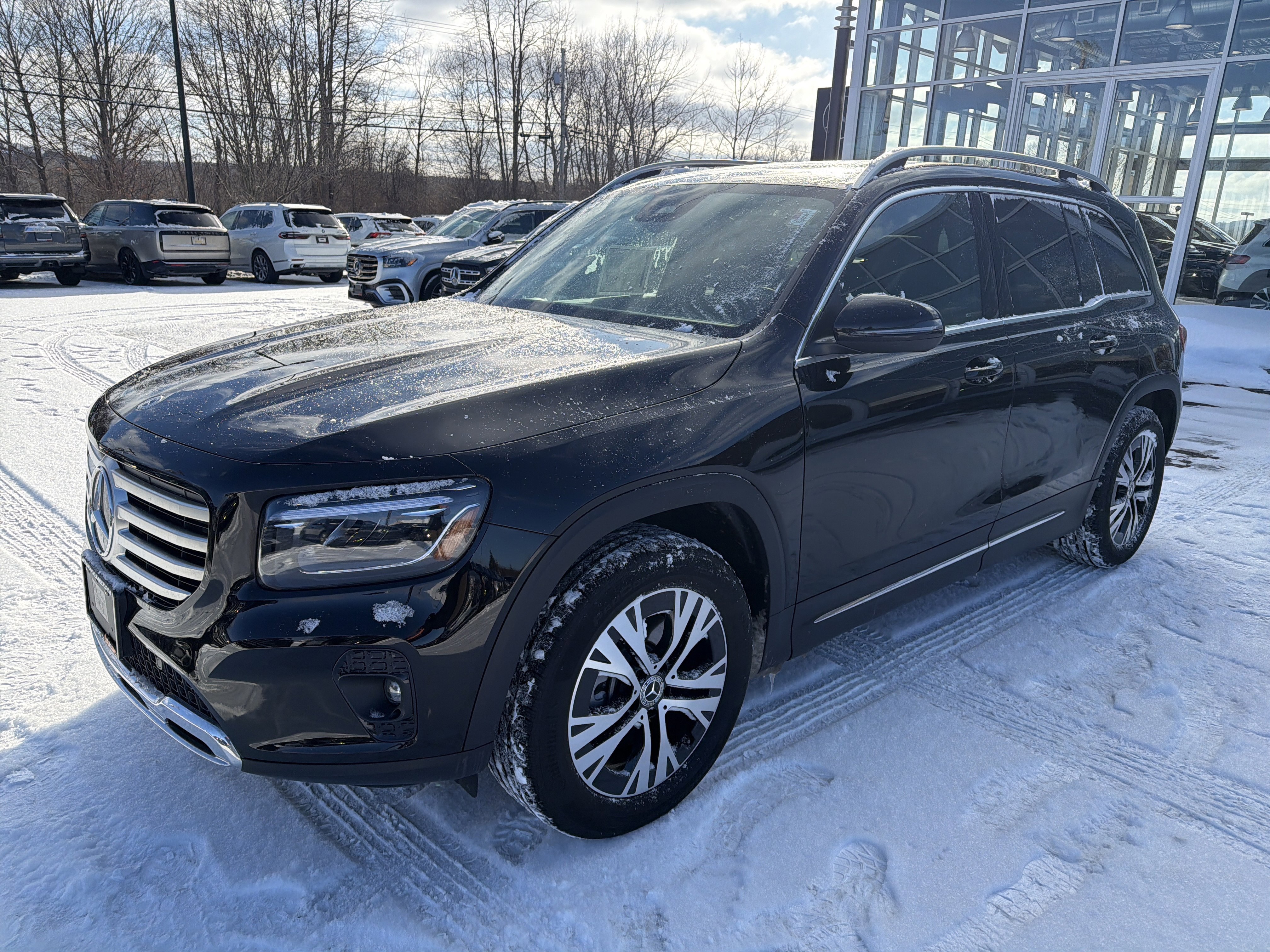 Used 2026 Mercedes-Benz GLB 250 4MATIC image 4