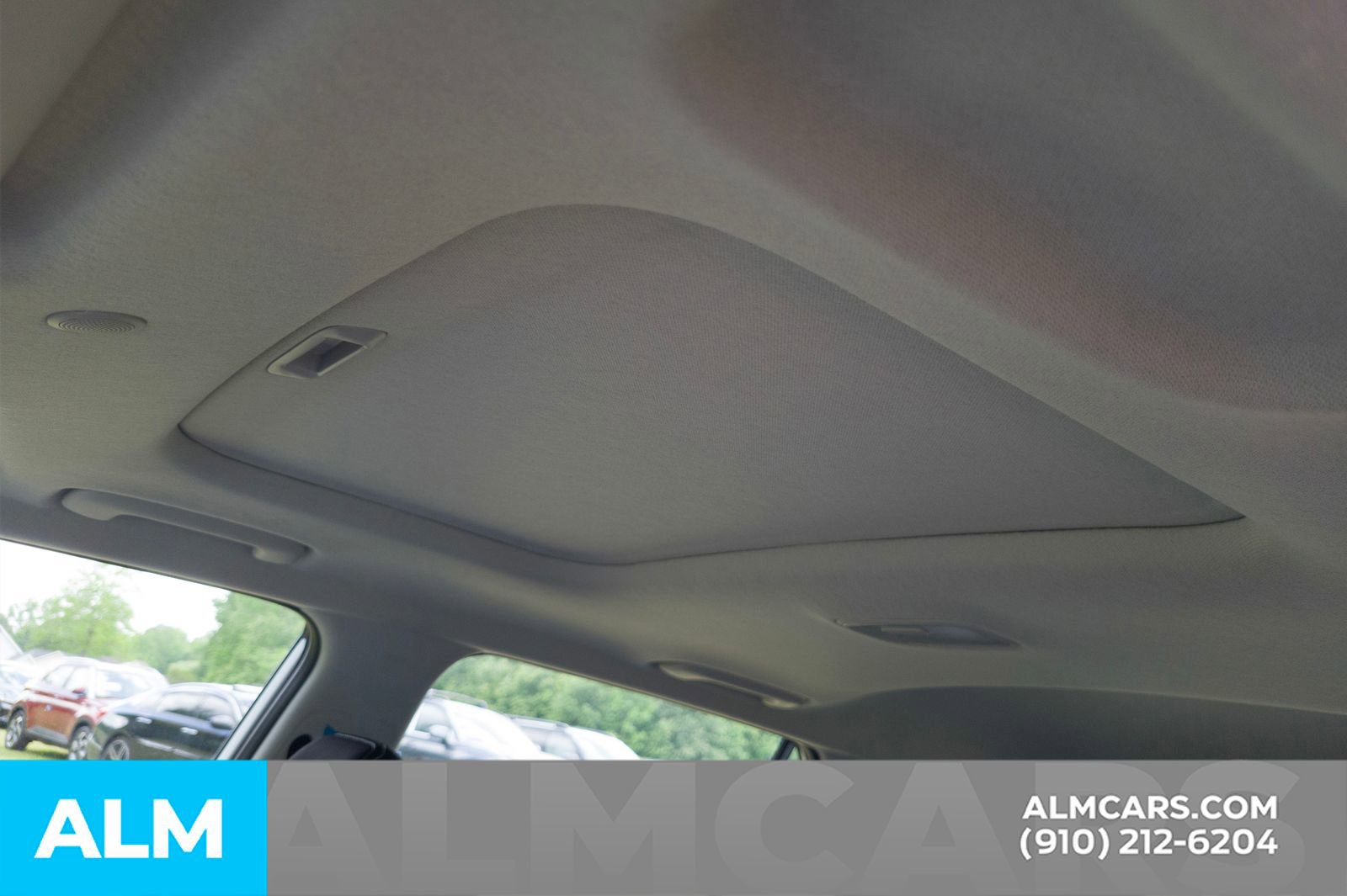 Certified 2025 Hyundai Venue SEL image 16