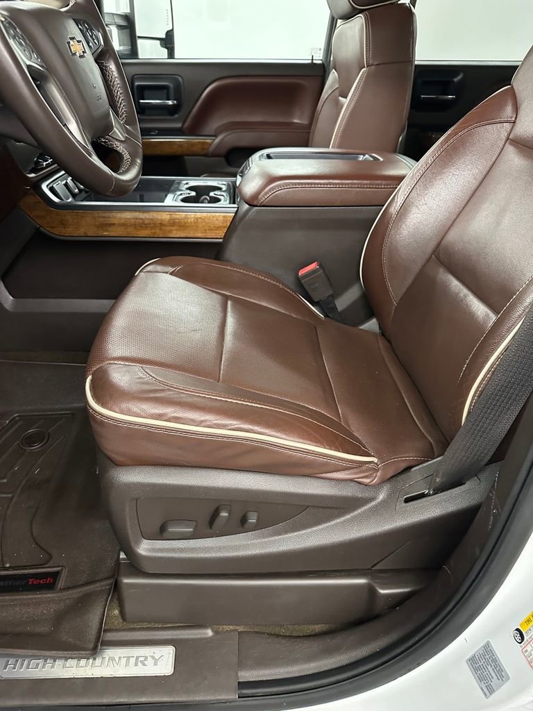 Used 2015 Chevrolet Silverado 2500 High Country w/ High Country Premium Package image 13