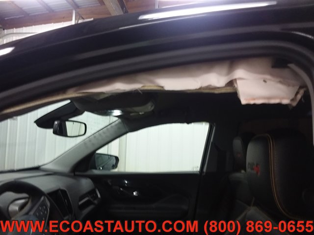 Used 2024 GMC Terrain AT4 AWD/4WD image 8