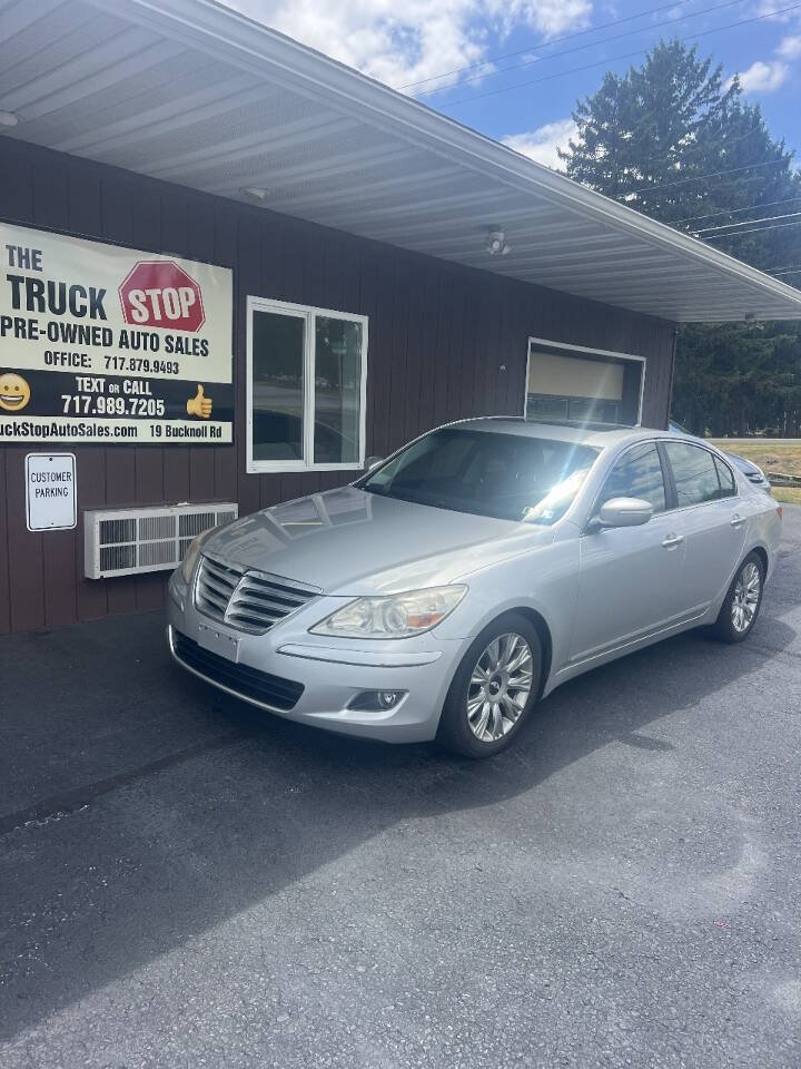 Used 2010 Hyundai Genesis 3.8 w/ Premium Navigation Pkg 3 RWD image 1