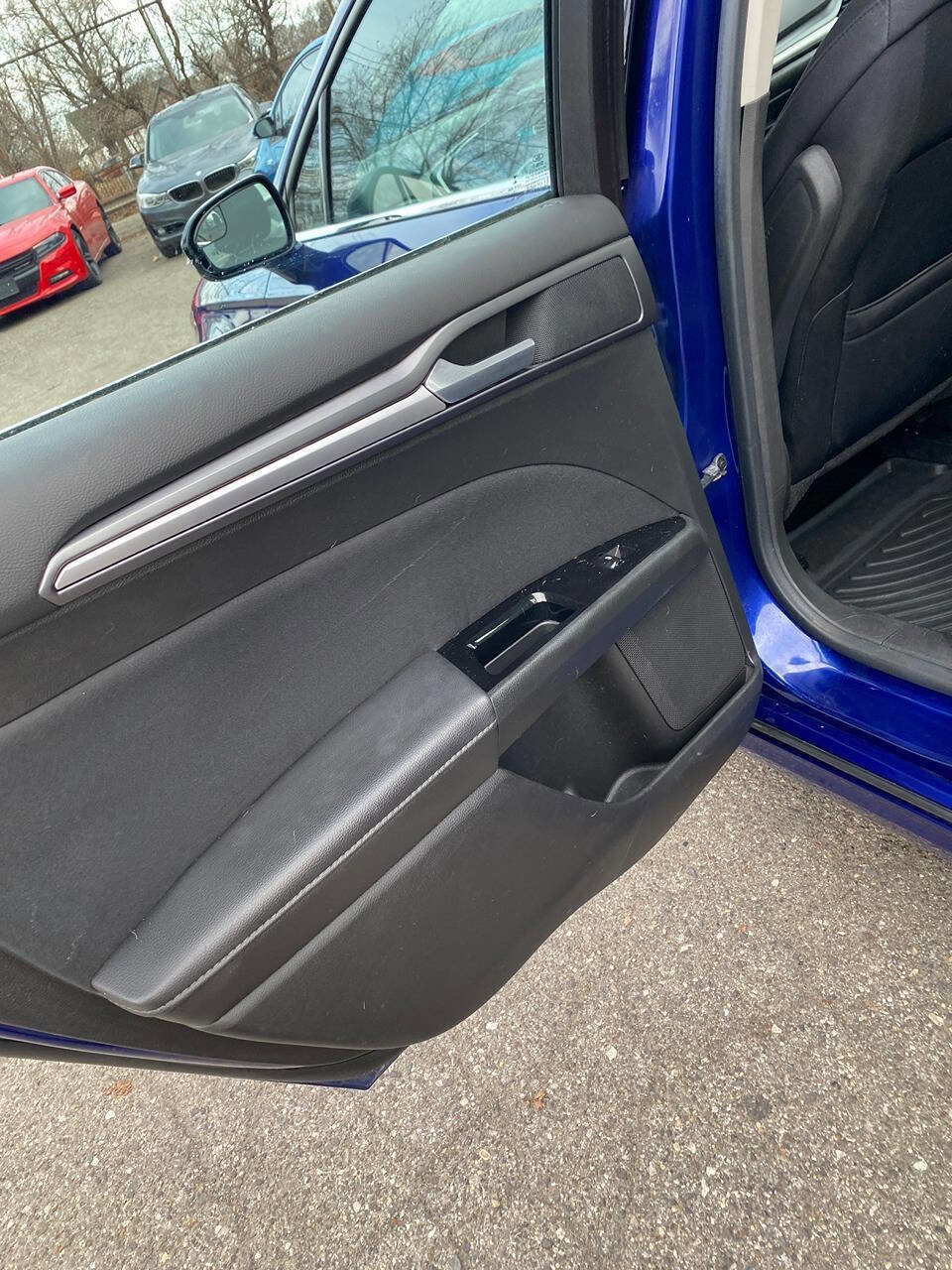 Used 2016 Ford Fusion SE FWD image 16