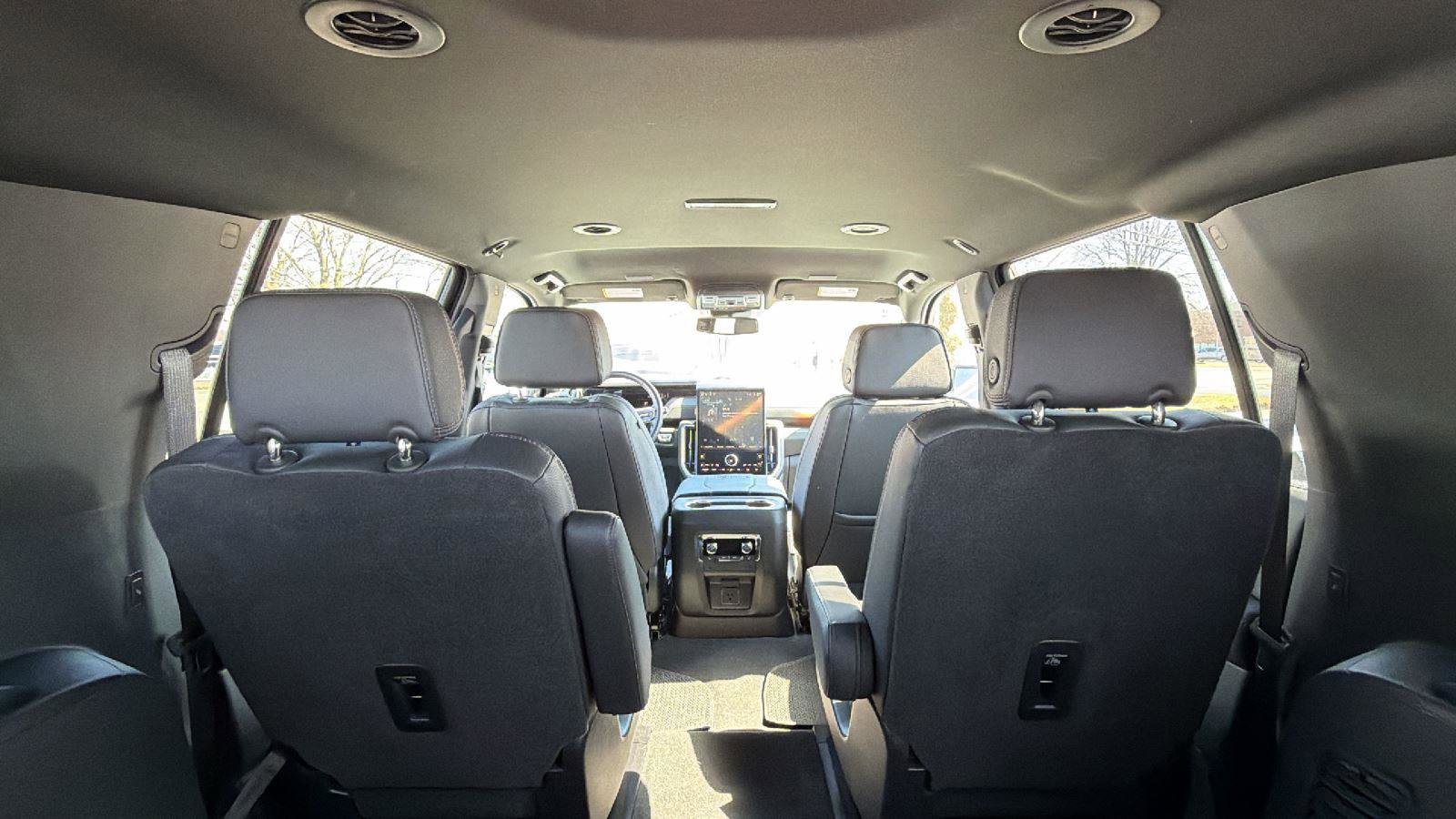 Used 2025 GMC Yukon XL Denali image 39