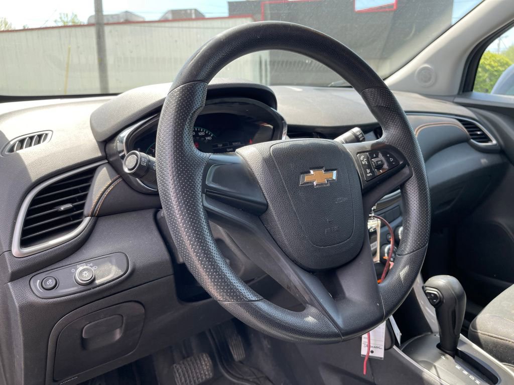 Used 2018 Chevrolet Trax LS FWD image 12