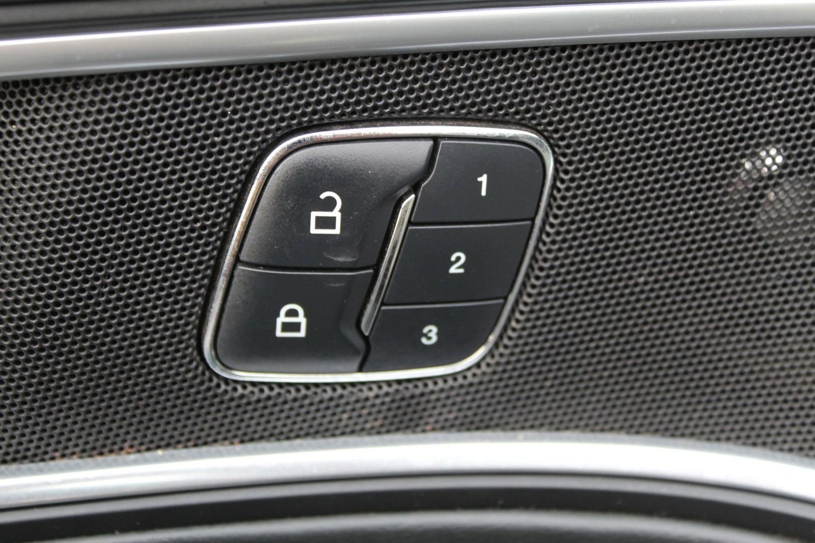 Used 2016 Ford Explorer Platinum AWD/4WD image 34