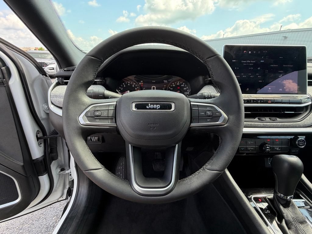 Used 2024 Jeep Compass Latitude AWD/4WD image 17