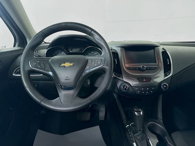 Used 2017 Chevrolet Cruze LT image 22