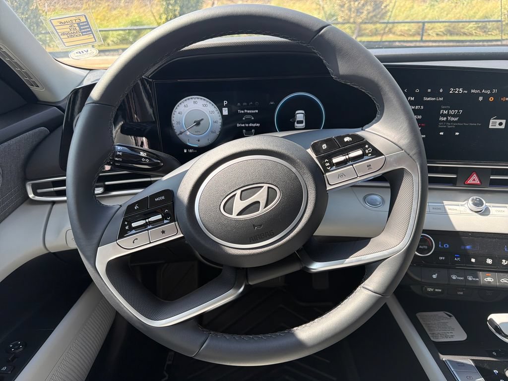 New 2026 Hyundai Elantra Limited FWD image 24