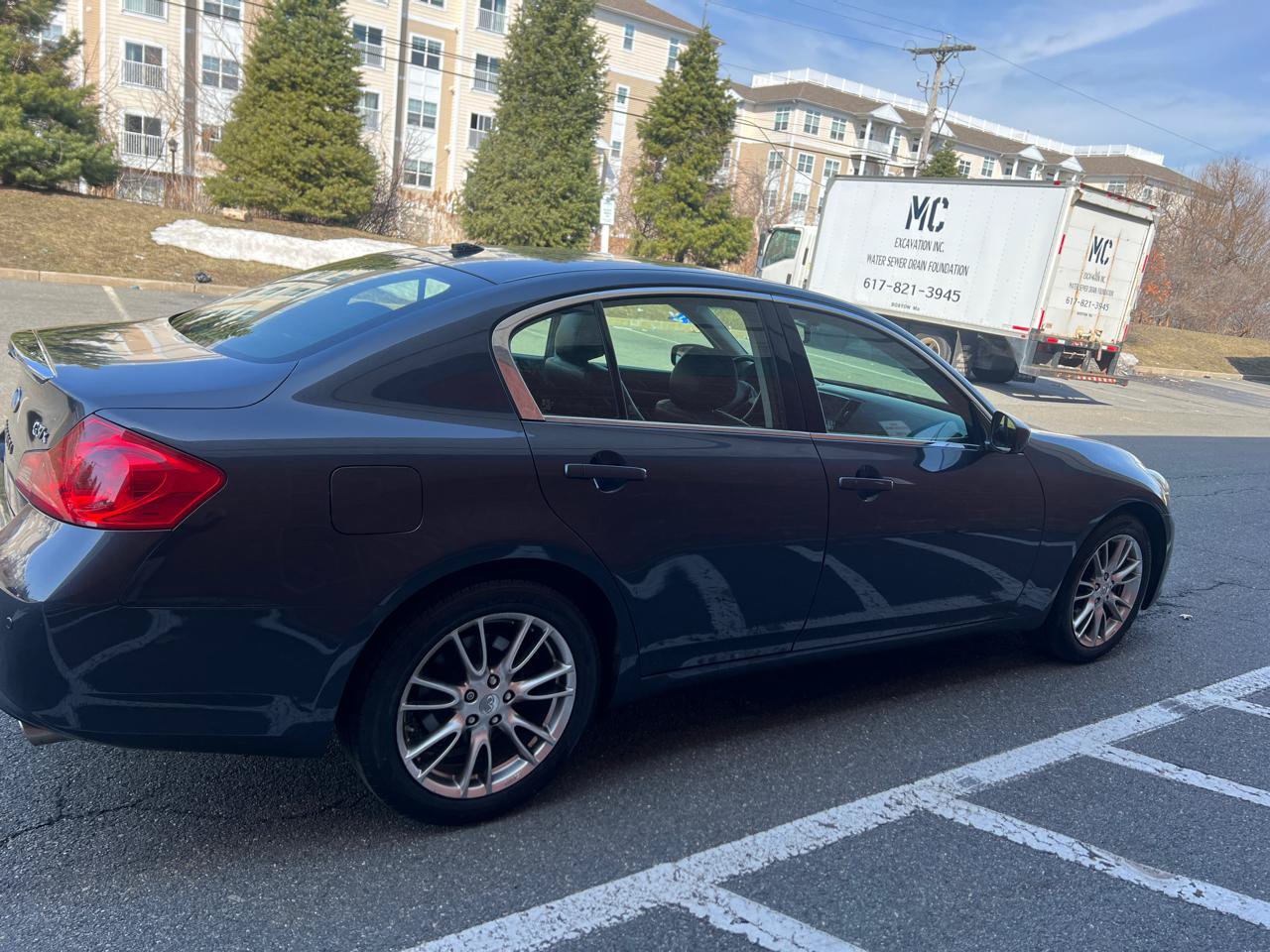 Used 2010 INFINITI G37 x Sedan w/ Premium Pkg AWD/4WD image 7
