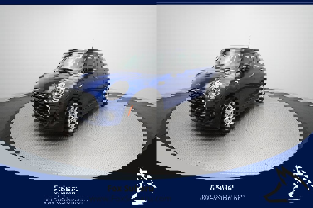 Used 2020 MINI Cooper 4-Door Hardtop image 1