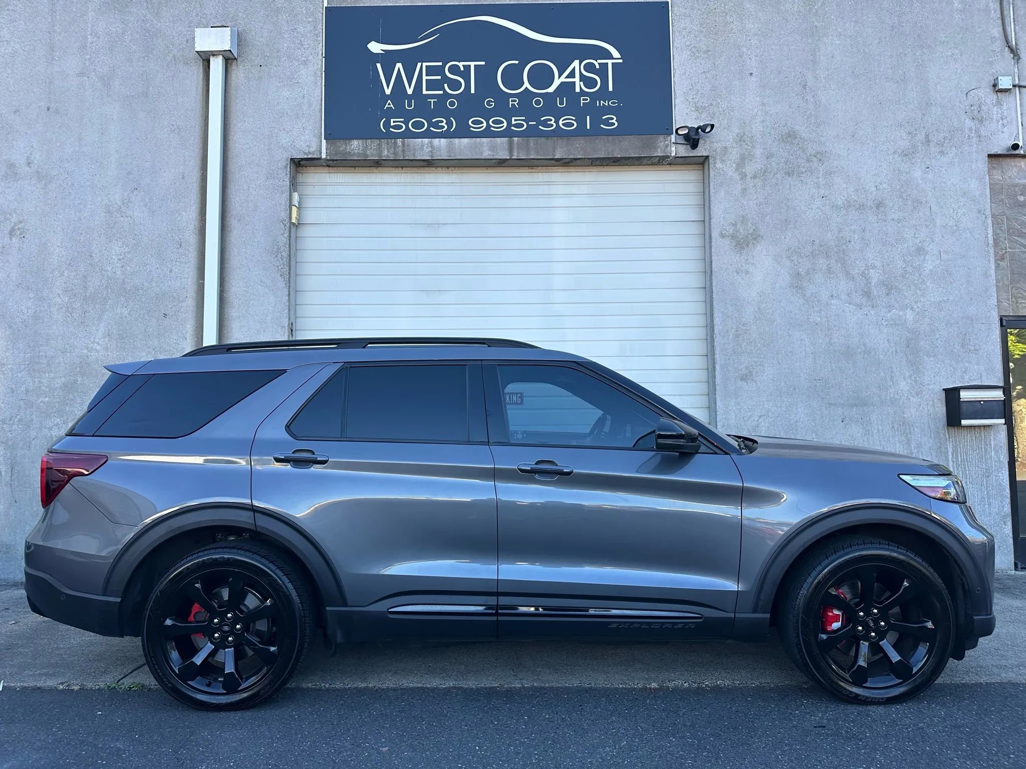 Used 2021 Ford Explorer ST w/ Equipment Group 401A image 2