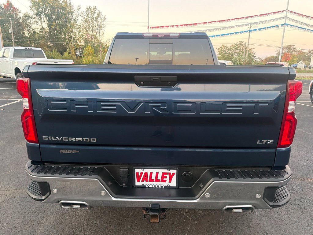 Used 2022 Chevrolet Silverado 1500 LTZ w/ LTZ Premium Package AWD/4WD image 6