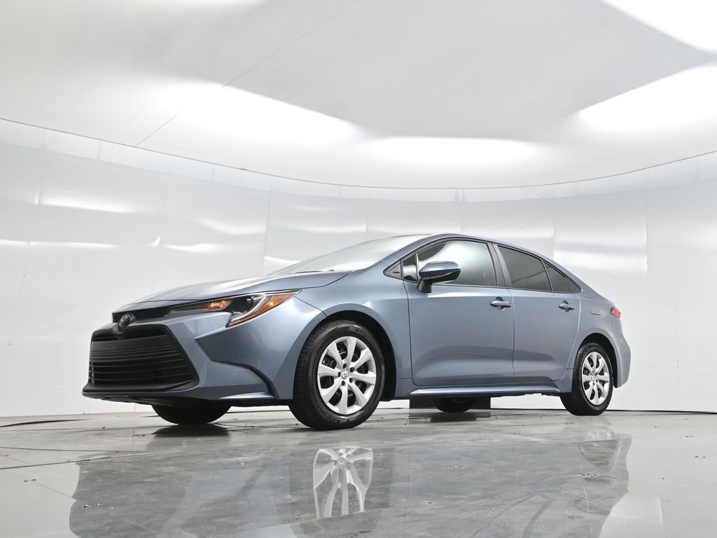 Used 2025 Toyota Corolla LE image 54