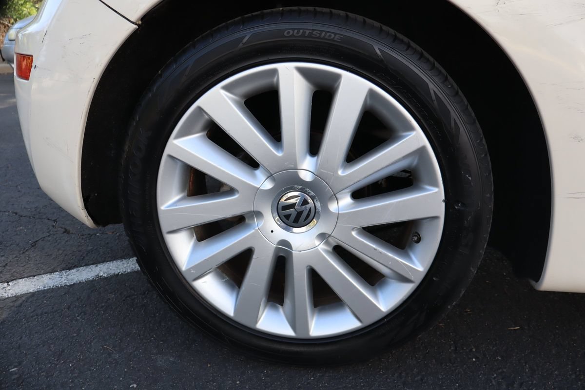 Used 2008 Volkswagen Beetle SE FWD image 49