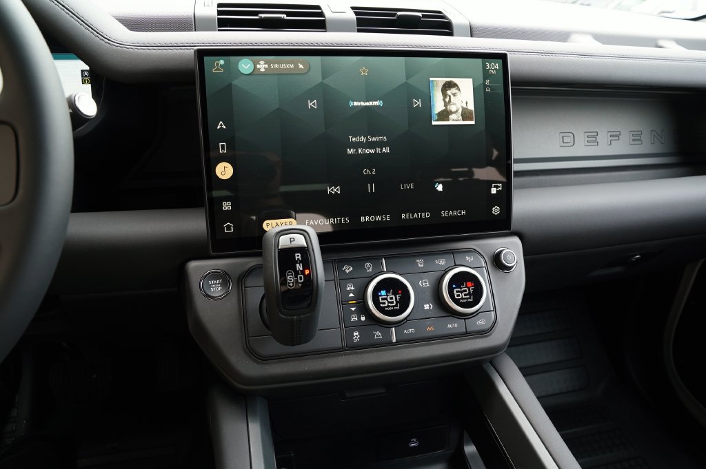 New 2026 Land Rover Defender 130 X-Dynamic SE AWD/4WD image 21