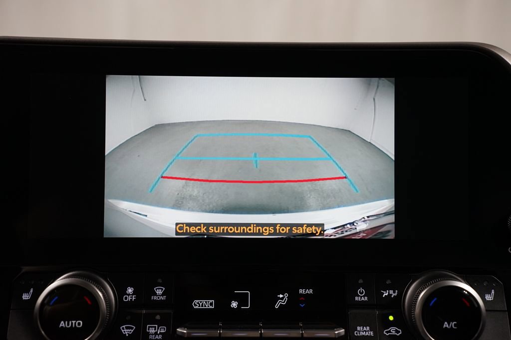 Used 2023 Toyota Highlander XLE image 19