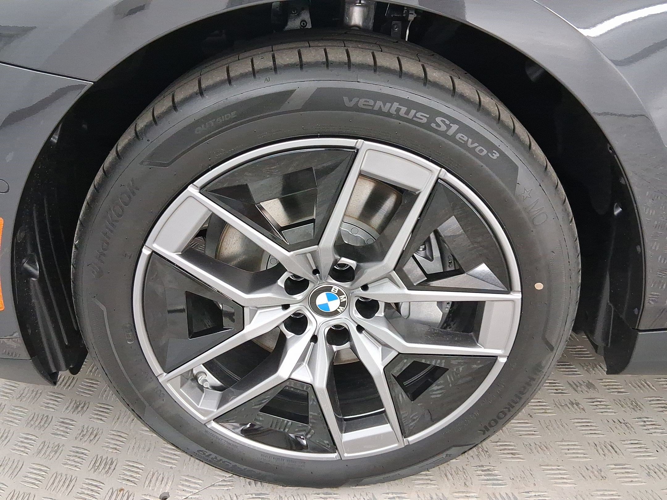New 2026 BMW i5 eDrive40 RWD image 12