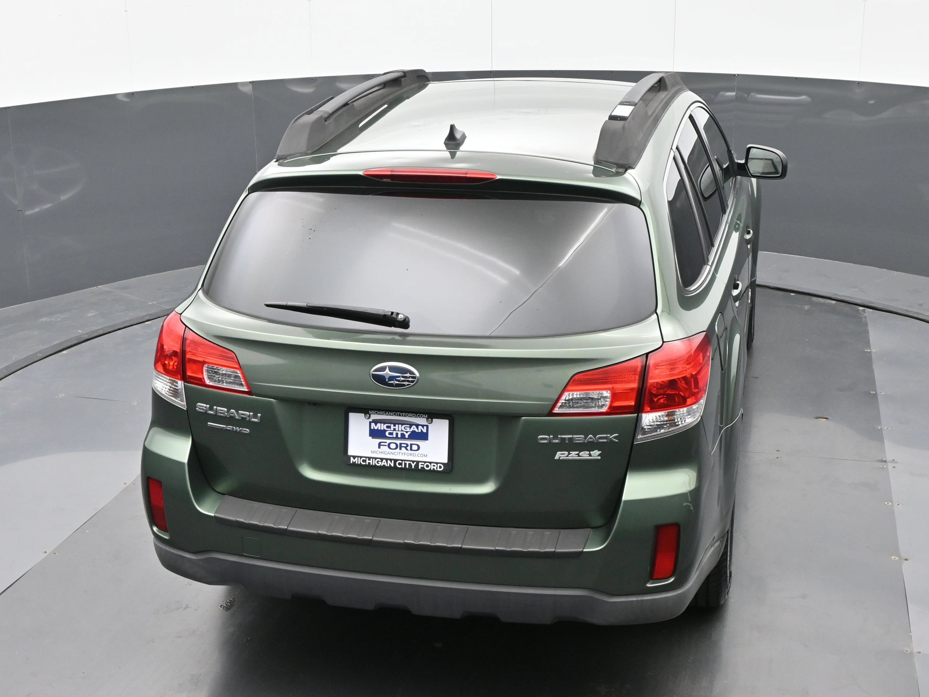 Used 2013 Subaru Outback 2.5i Limited w/ Moonroof Pkg AWD/4WD image 28