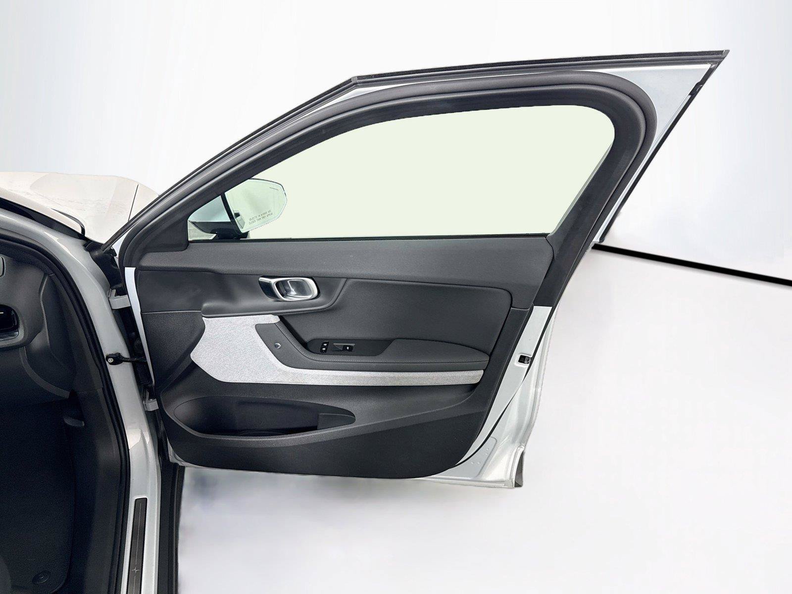 Used 2023 Polestar Polestar 2 w/ Pilot Pack AWD/4WD image 12