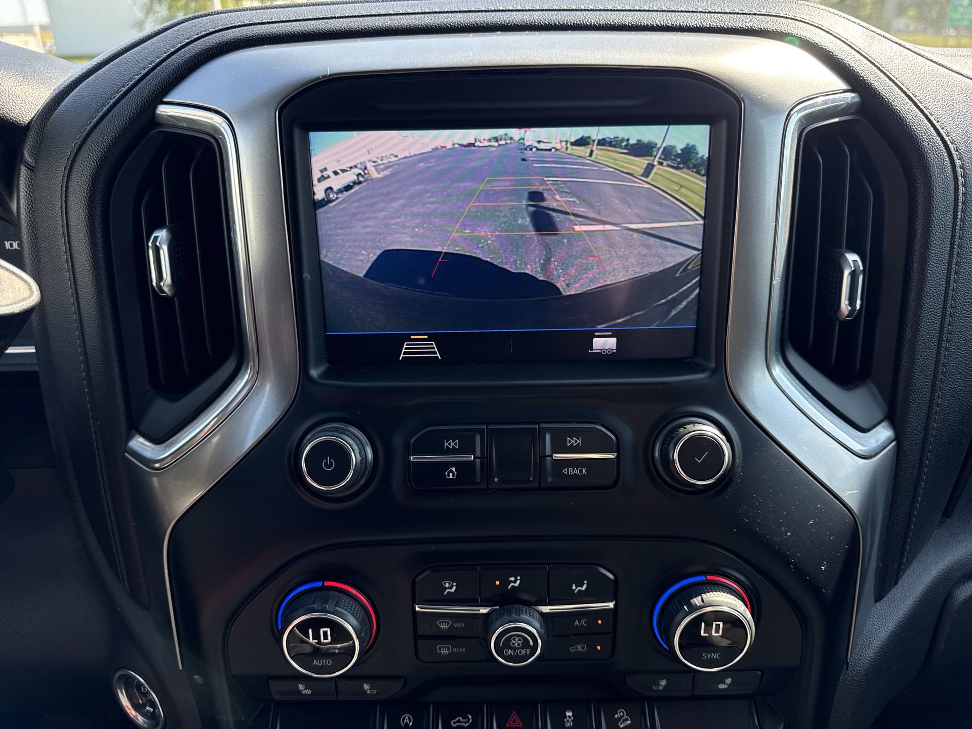 Certified 2021 Chevrolet Silverado 1500 LT Trail Boss w/ LPO, Dark Essentials Package AWD/4WD image 17