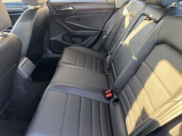 Used 2024 Volkswagen Jetta SE image 11