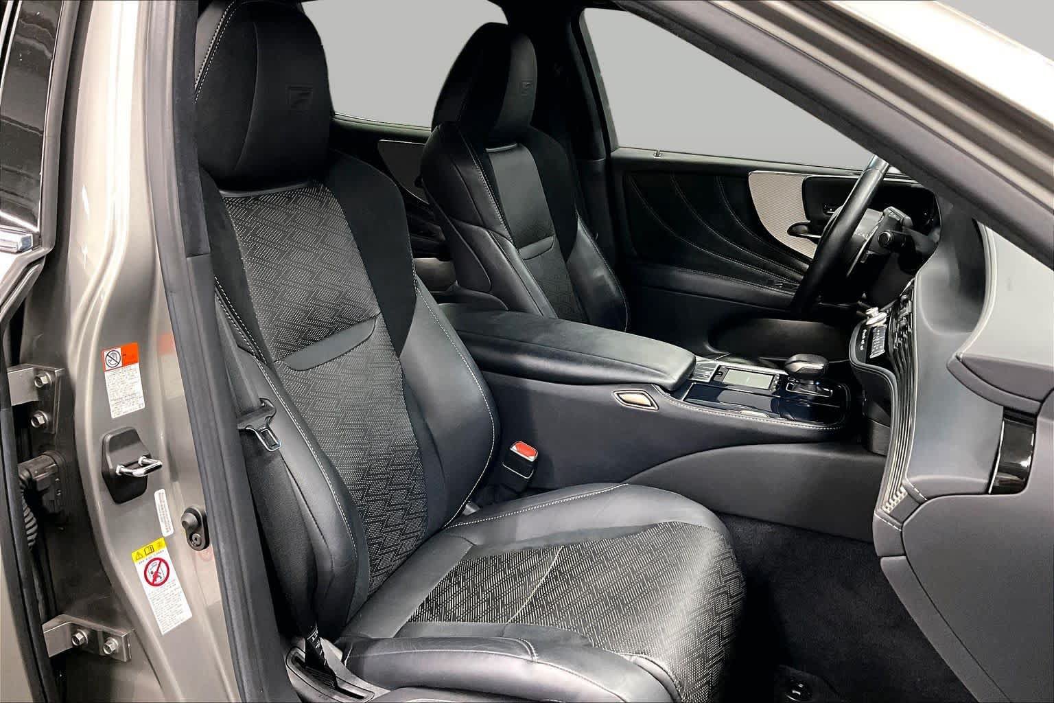 Used 2018 Lexus LS 500 F Sport w/ Accessory Package (Z2) RWD image 8