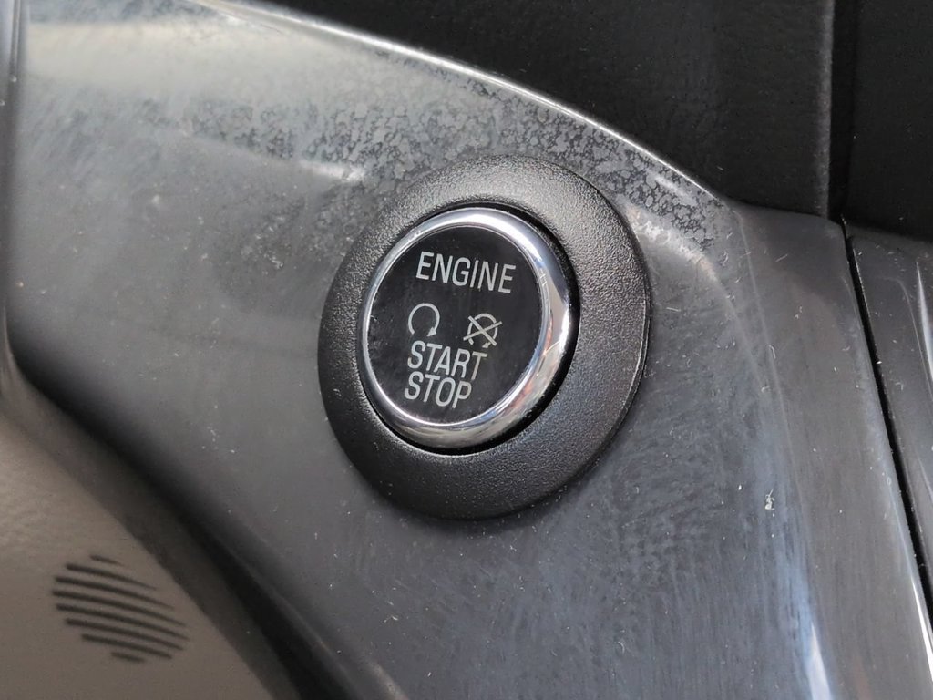 Used 2015 Ford Escape Titanium w/ Equipment Group 301A AWD/4WD image 27
