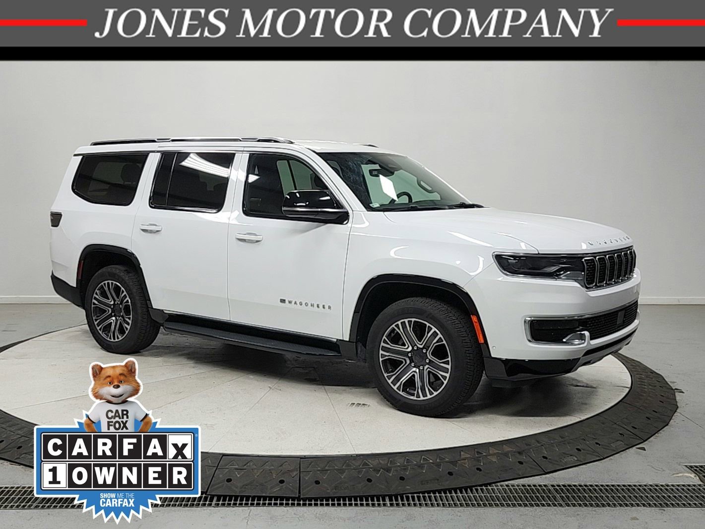 Used 2024 Jeep Wagoneer Series II w/ Flexible Seating Group RWD image 1