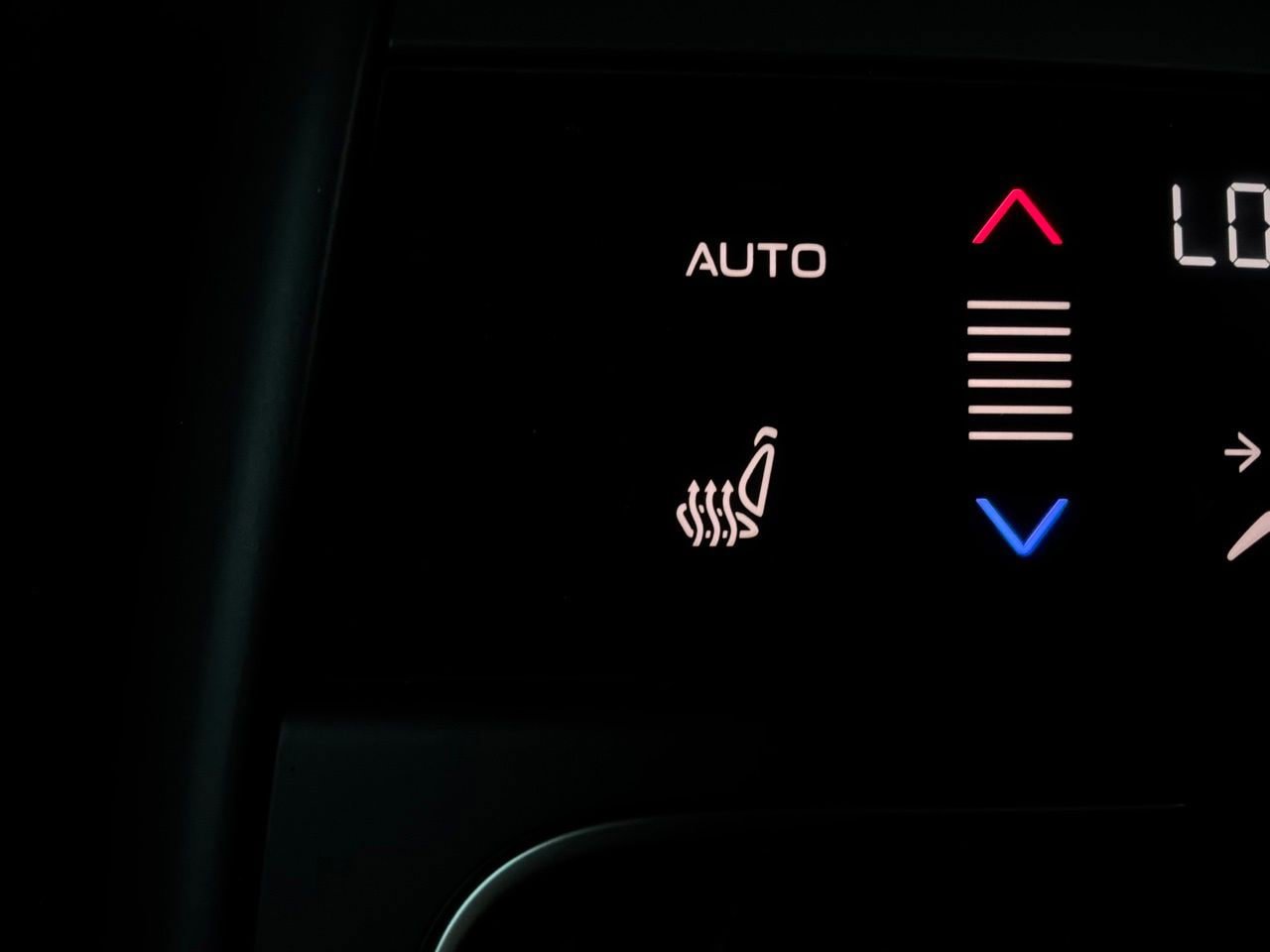 Used 2023 Maserati Grecale Modena AWD/4WD image 17