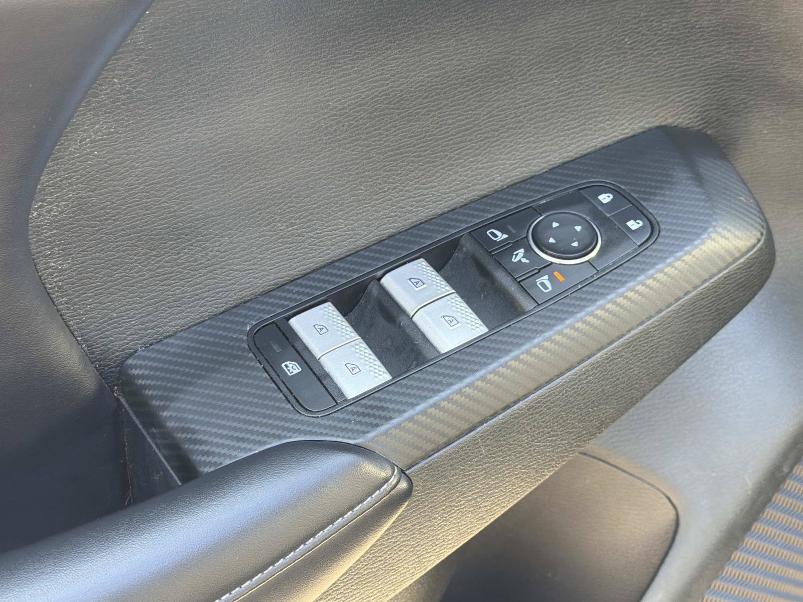 Used 2024 Mitsubishi Outlander AWD image 17