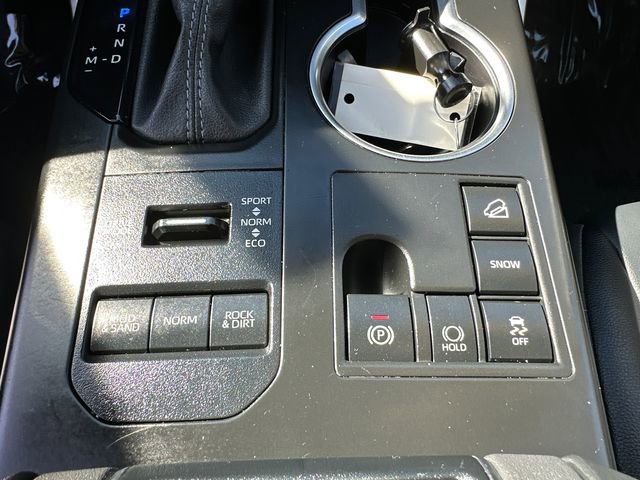 Used 2024 Toyota Highlander XLE AWD/4WD image 26