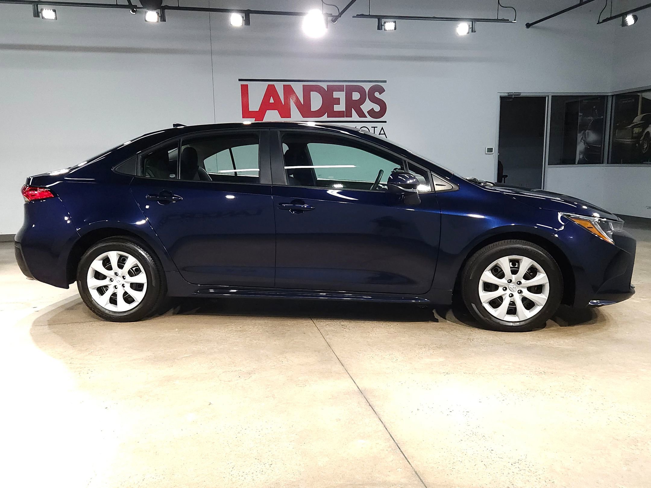 Used 2025 Toyota Corolla LE image 8