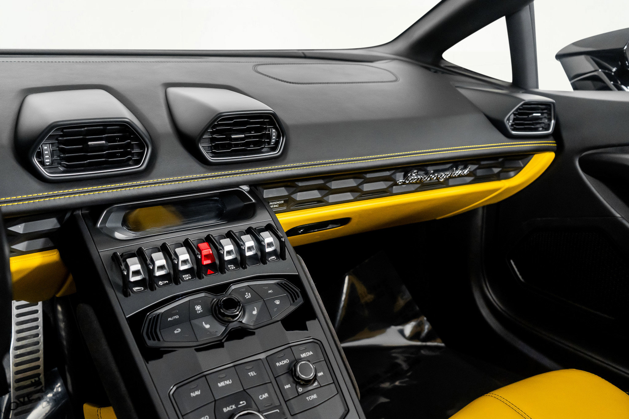 Used 2016 Lamborghini Huracan LP 610-4 image 32