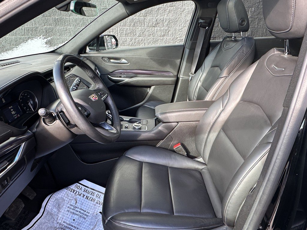 Certified 2023 Cadillac XT4 Luxury w/ Cold Weather Package image 16
