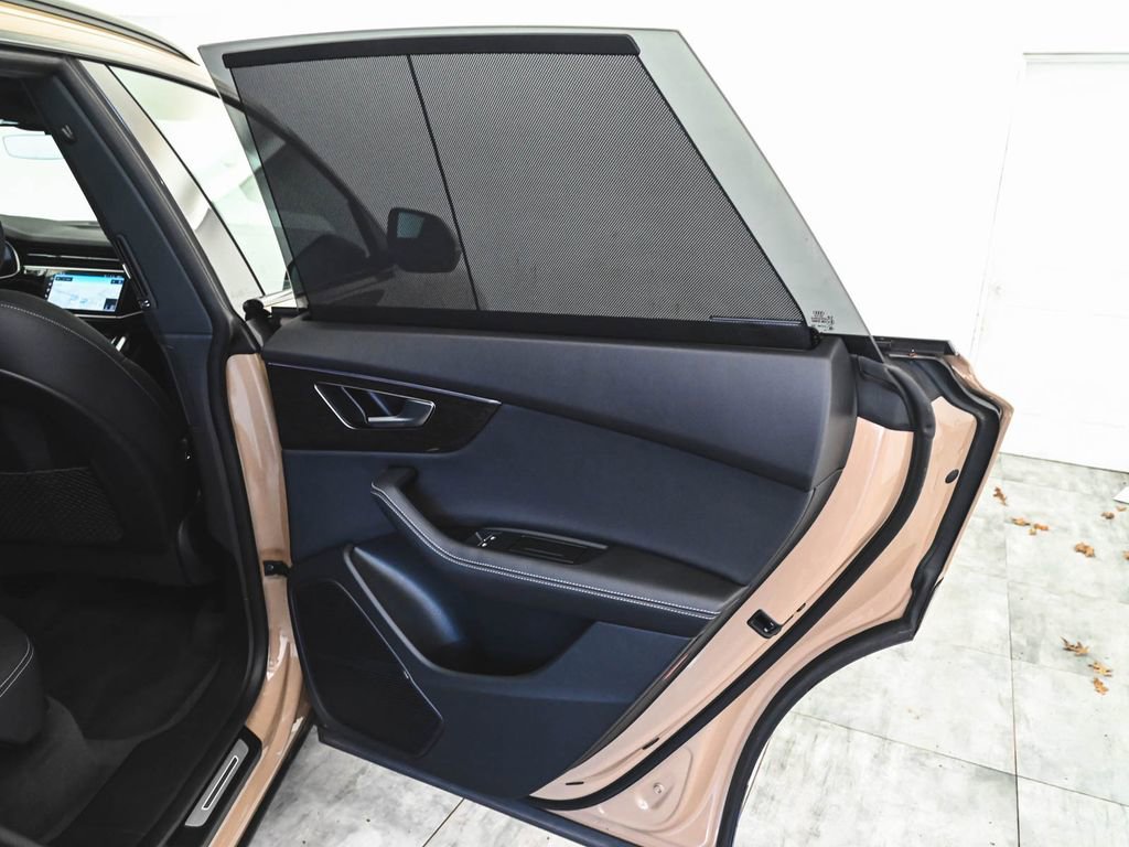 Used 2024 Audi Q8 Premium Plus w/ Premium Plus Package image 16