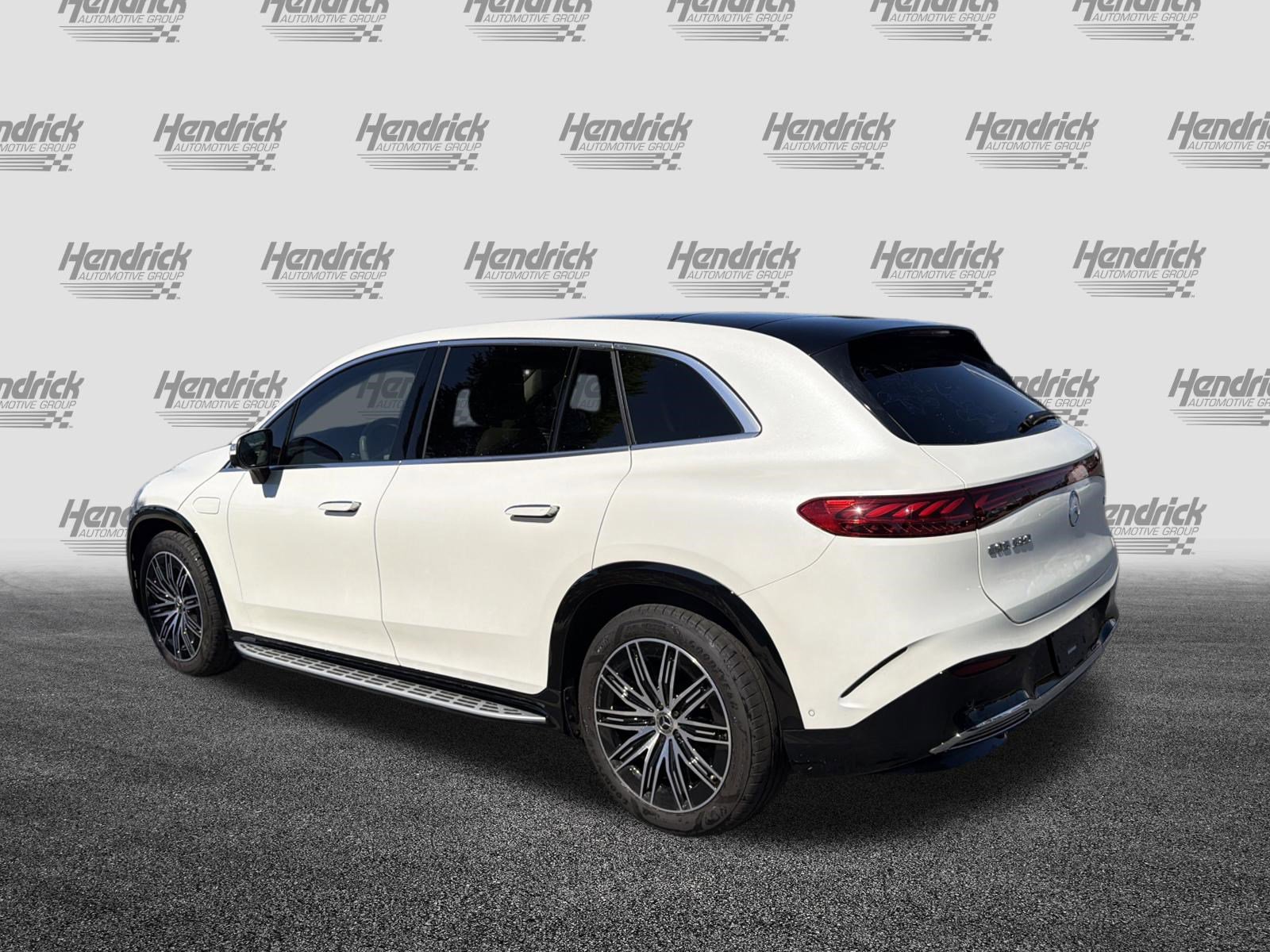Used 2023 Mercedes-Benz EQS 580 4MATIC SUV image 8