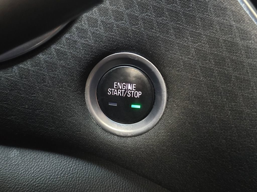 Used 2020 Chevrolet Malibu LT image 30