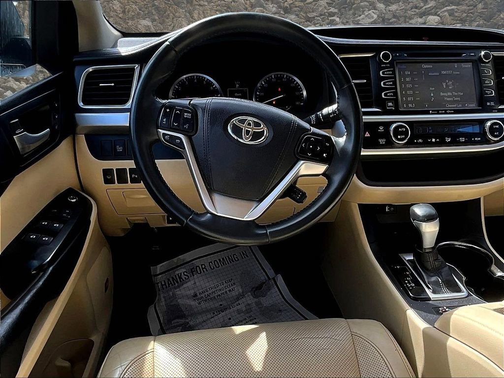Used 2016 Toyota Highlander Limited w/ Protection Package #3 image 4