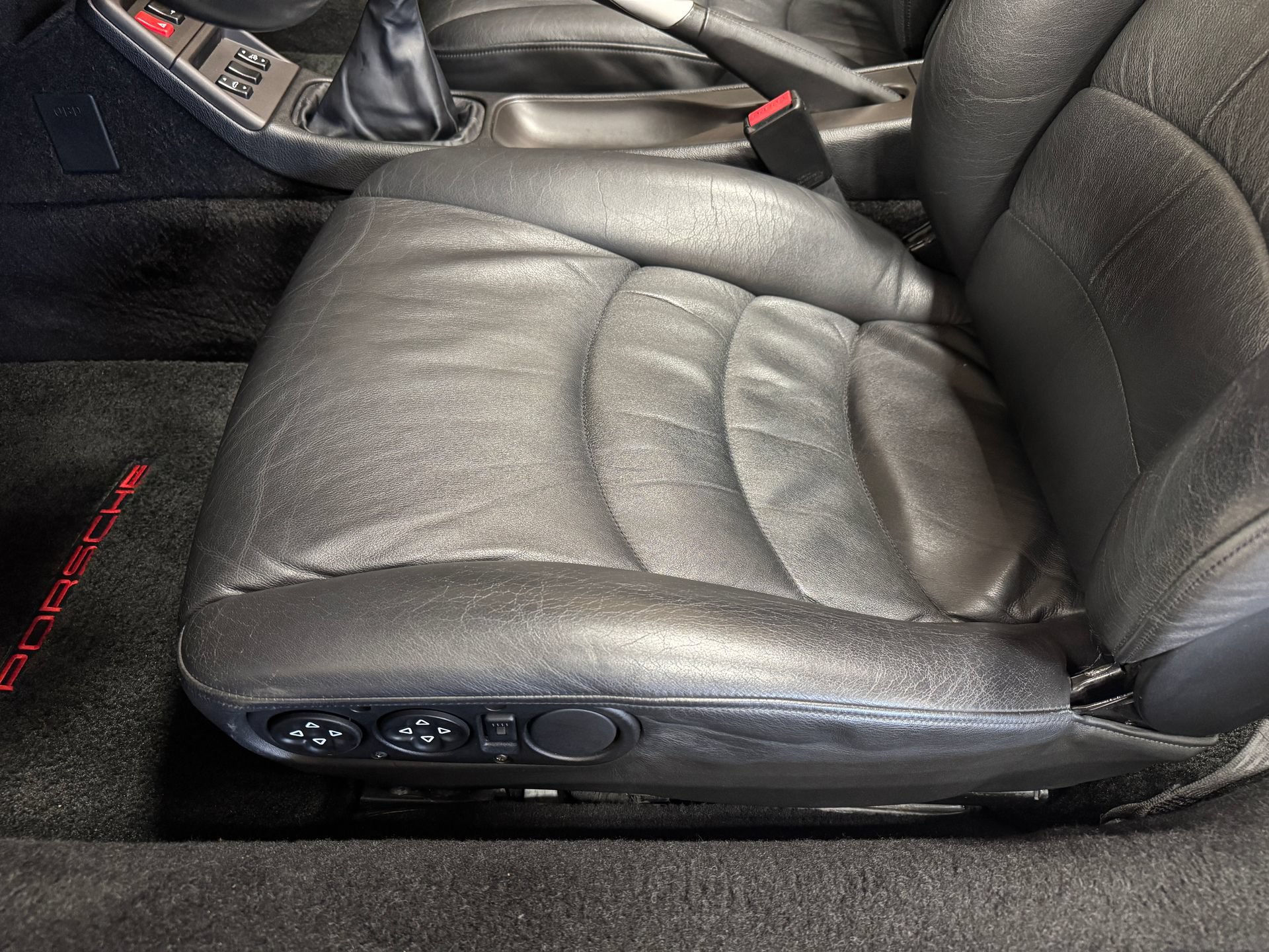Used 1998 Porsche 911 Carrera RWD image 42